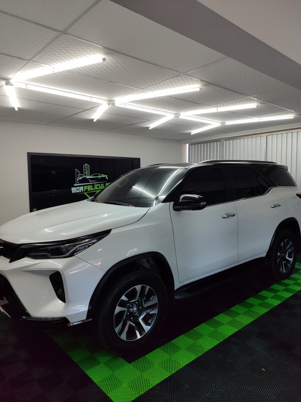 Aplicação de película automotiva em SW4