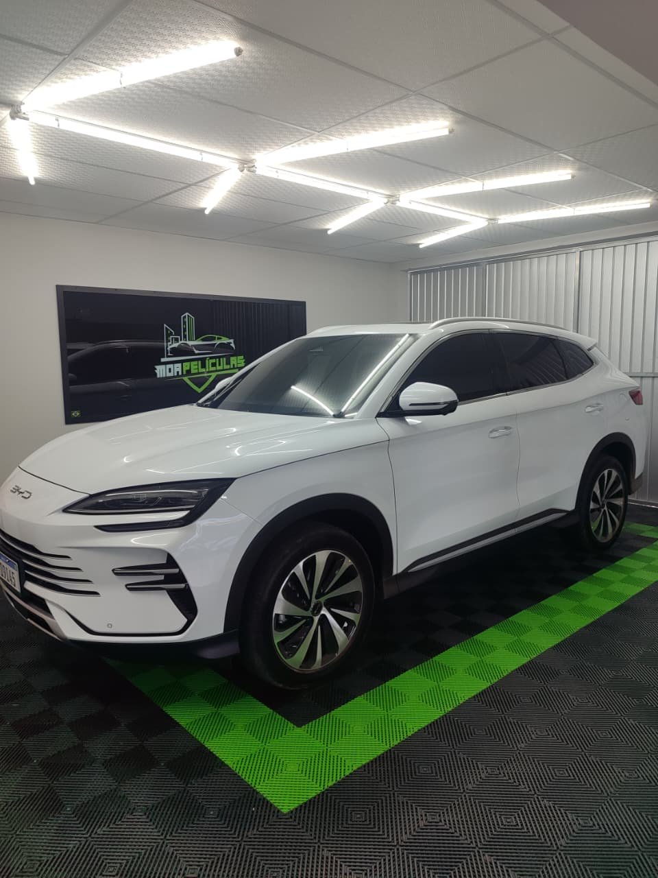 Aplicação de película automotiva em BYD3