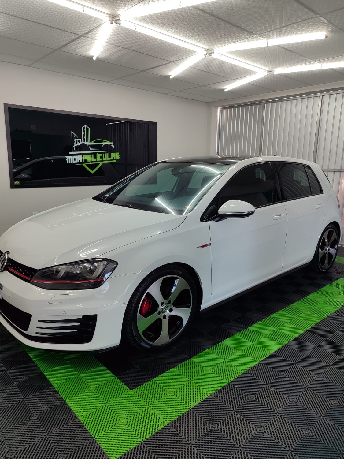 Aplicação de película automotiva em GOLFB